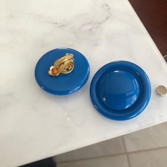 Vintage Blue Clip On Earrings - Picture 2 of 3